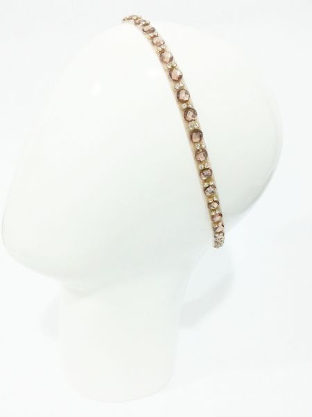 HEADBAND COM BASE VELUDO COM APLICAÇÃO DOURADA E STRASS